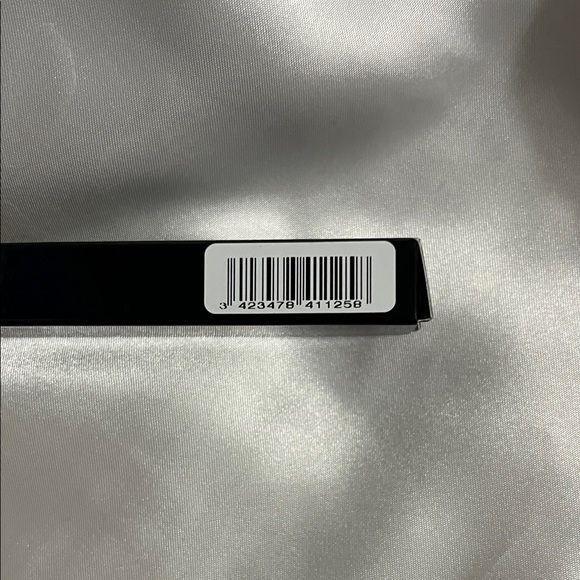 Dolce & Gabbana Intenseyes Cream Eyeshadow Stick Color Nude #2 - Picture 6 of 6